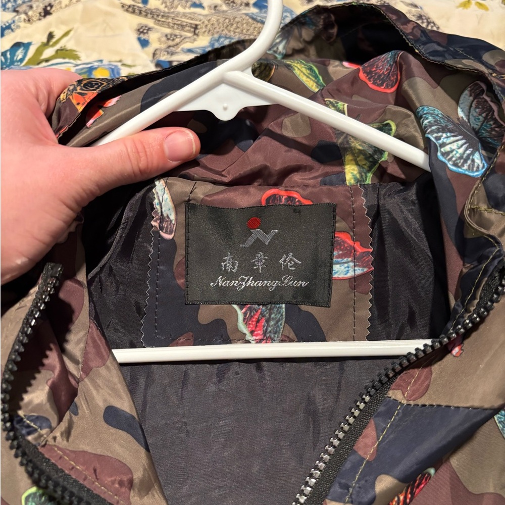 Butterfly Print Camouflage Windbreaker Jacket, Women’s Size Medium - Picture 7 of 7
